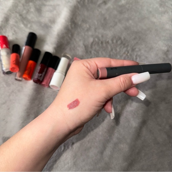 9 lipsticks/ NYX Liquid Suede cream/ Sephora Plump Lip Gloss/ L’Oréal, Clarins - Picture 8 of 13